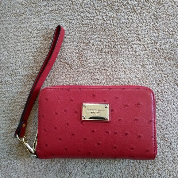 Michael Kors Handbags - Michael Kors Wristlet / Wallet